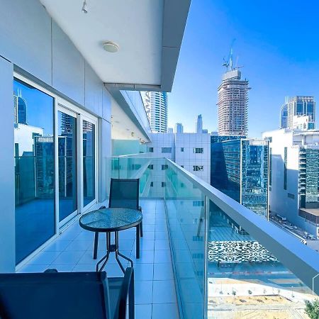 Luxury Stay At Damac Majestine With Balcony & Views Дубай Екстериор снимка