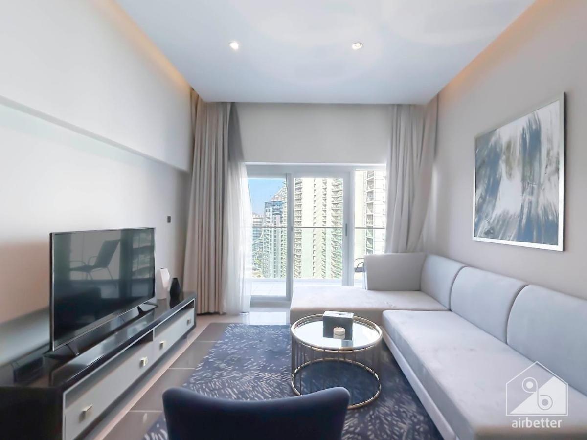 Luxury Stay At Damac Majestine With Balcony & Views Дубай Екстериор снимка