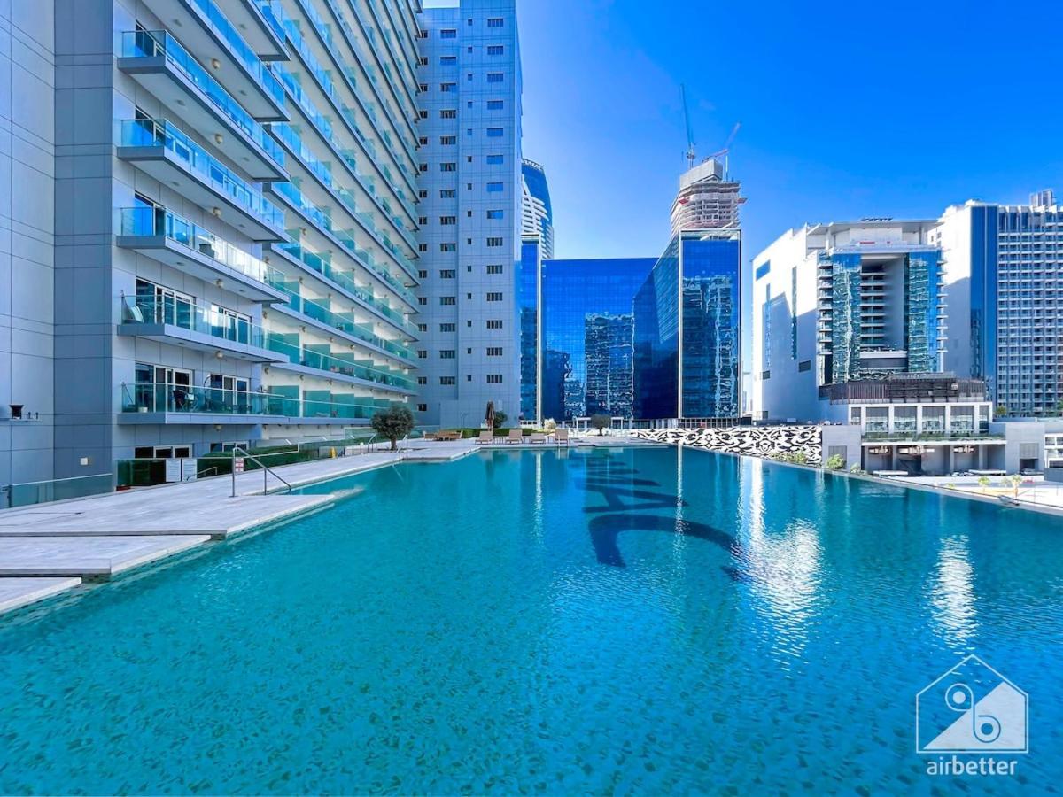 Luxury Stay At Damac Majestine With Balcony & Views Дубай Екстериор снимка