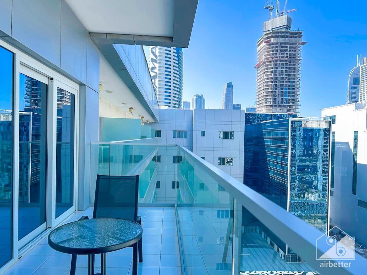 Luxury Stay At Damac Majestine With Balcony & Views Дубай Екстериор снимка