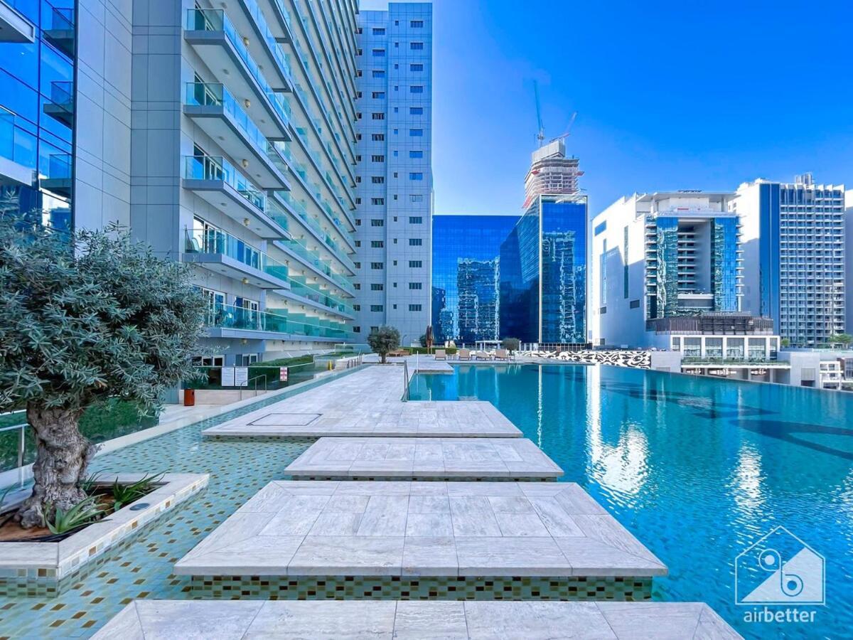 Luxury Stay At Damac Majestine With Balcony & Views Дубай Екстериор снимка