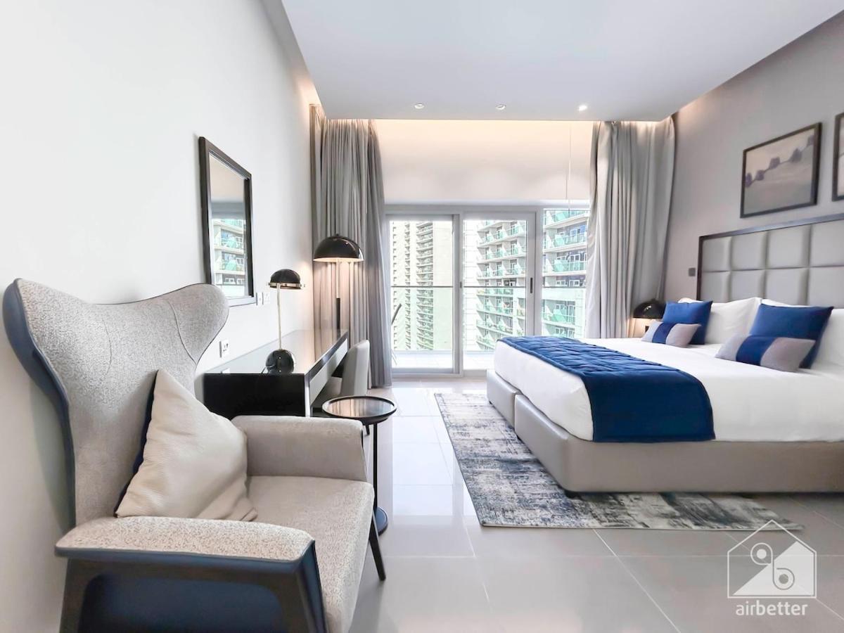 Luxury Stay At Damac Majestine With Balcony & Views Дубай Екстериор снимка