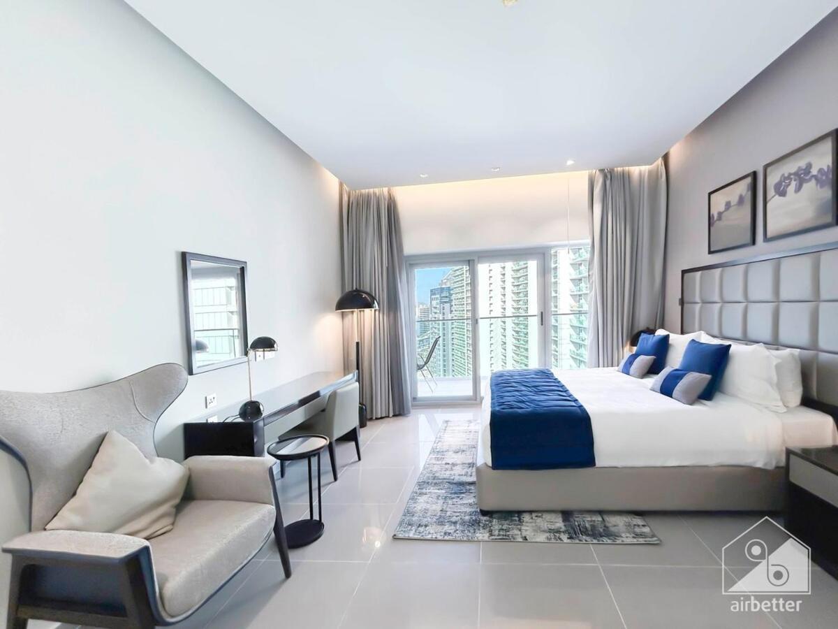 Luxury Stay At Damac Majestine With Balcony & Views Дубай Екстериор снимка