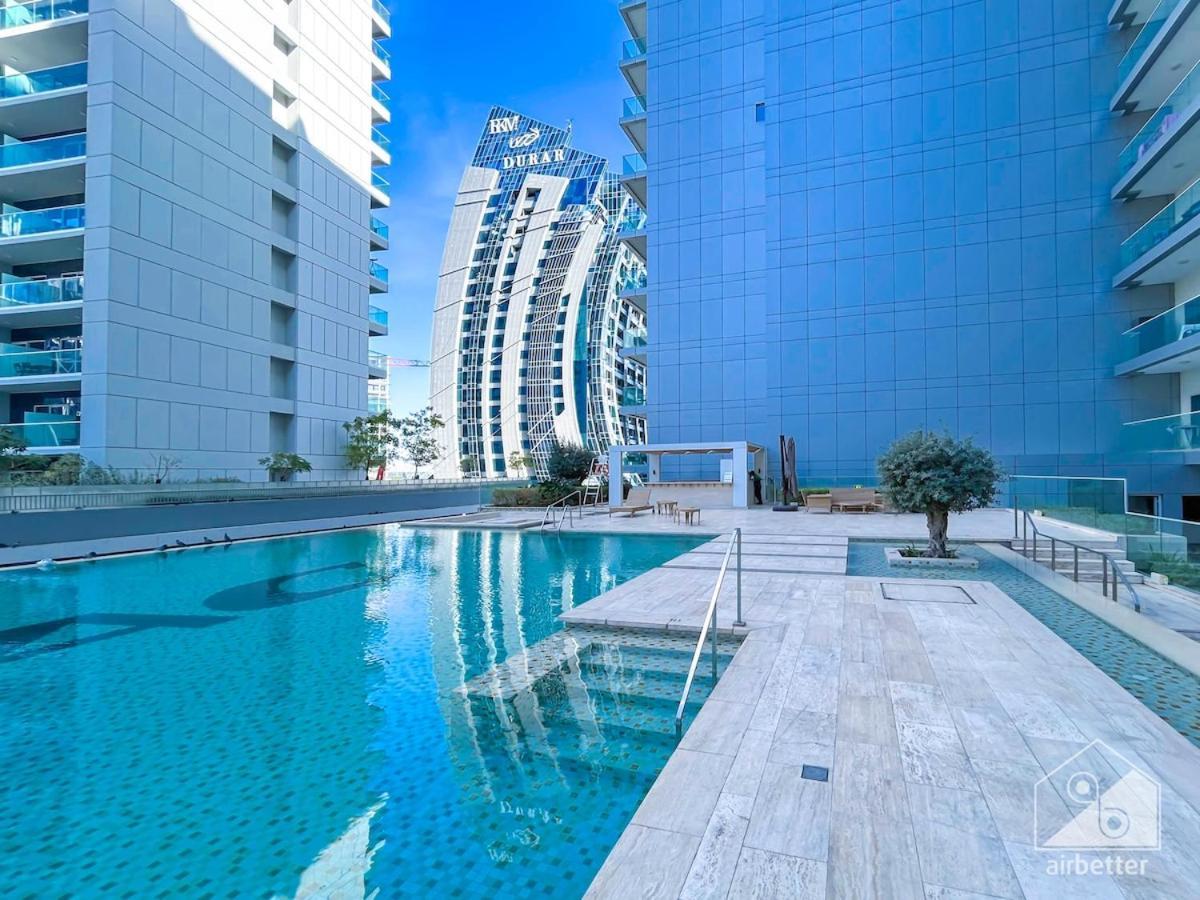 Luxury Stay At Damac Majestine With Balcony & Views Дубай Екстериор снимка