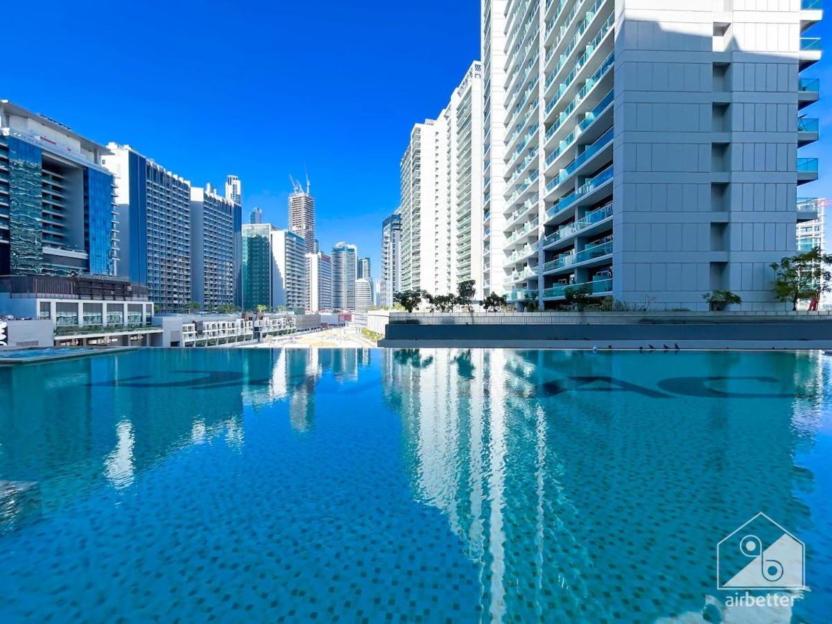 Luxury Stay At Damac Majestine With Balcony & Views Дубай Екстериор снимка
