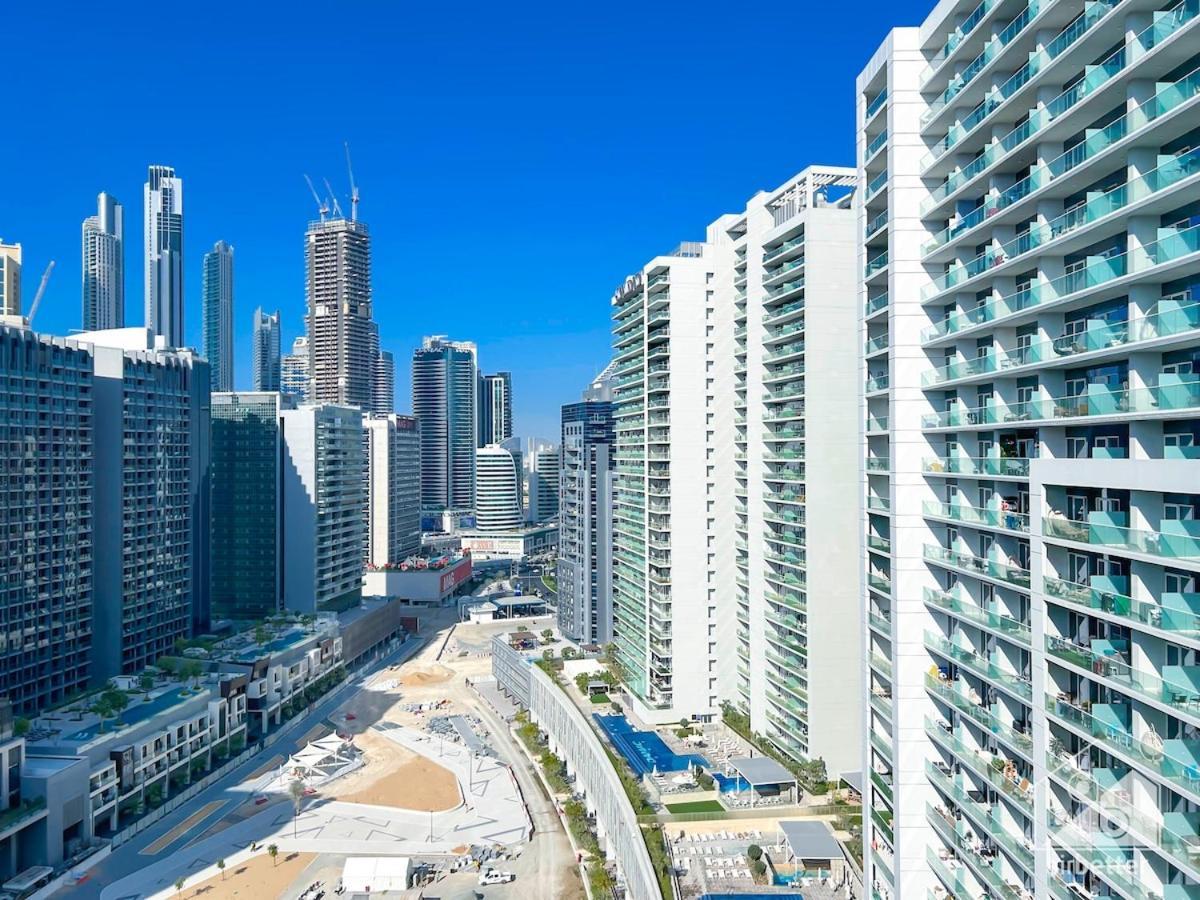 Luxury Stay At Damac Majestine With Balcony & Views Дубай Екстериор снимка